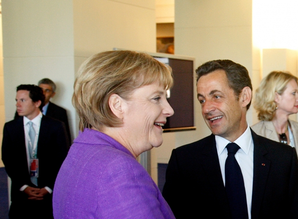 Bundeskanzlerin Angela Merkel und Nicolas Sarkozy beraten über Maßnahmen gegen die Finanzkrise