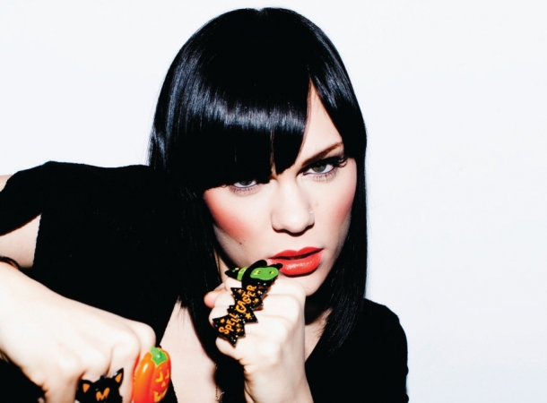 Sängerin Jessie J findet die Brüste von Jessie J sehr schön.