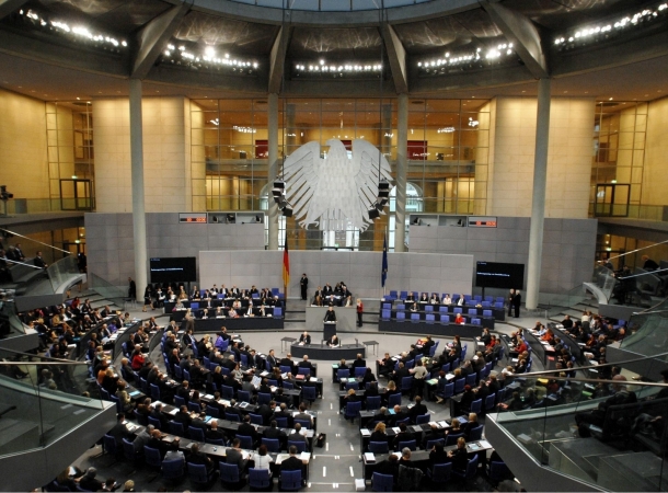 Euro-Krise beschäftigt den Bundestag auch in der Sommerpause.